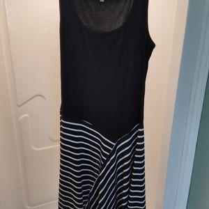 Laura sleeveless dress, size 4, black and white